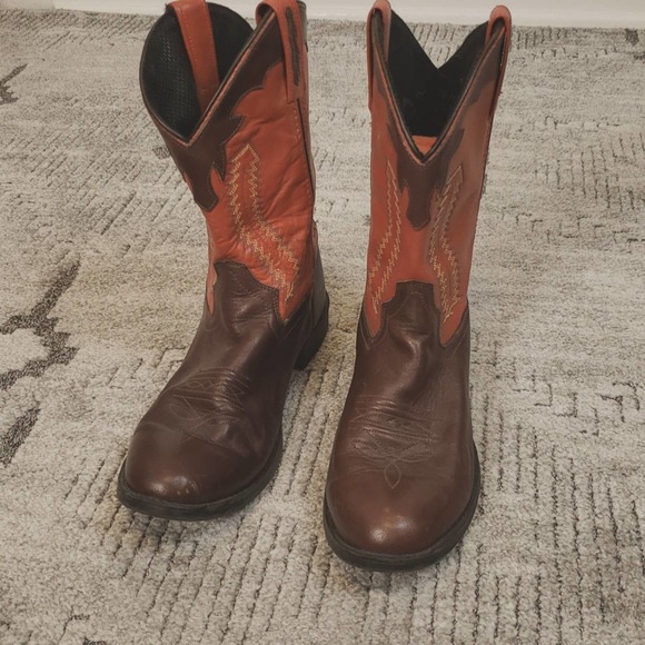 Old West Short Shaft Red Cowboy Boots - Picture 3 of 9